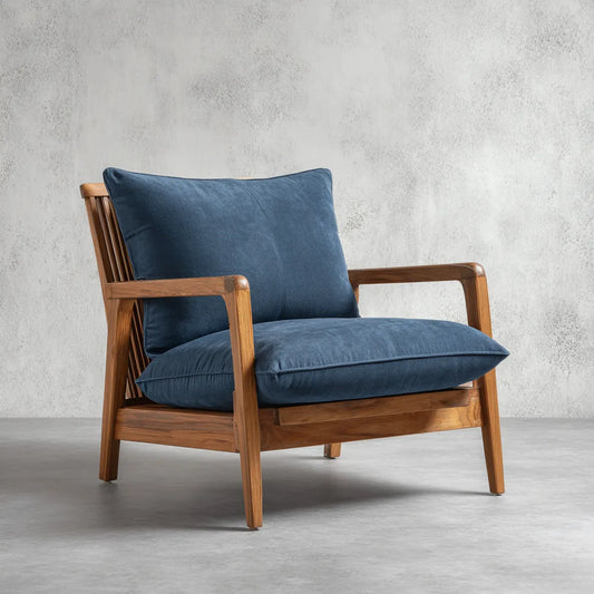 Fotel, Sea Niebieski fotel w poliestrowym aksamicie z litą konstrukcją drewna teak 76 x 80 x 82 cm